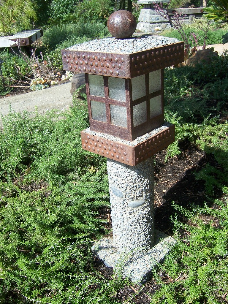 The 2 Minute Gardener: Photo - Japanese Lantern