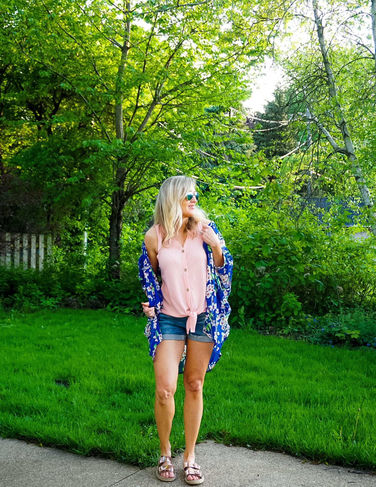 How to wear a kimono with shorts