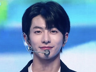 يعتقد مستخدمو الأنترنت أن بومين Golden Child قد أجرى عمليات تجميلية بسبب مظهر الجديد يعتقد مستخدمو الأنترنت أن بومين Golden Child قد أجرى عمليات تجميلية بسبب مظهر الجديد