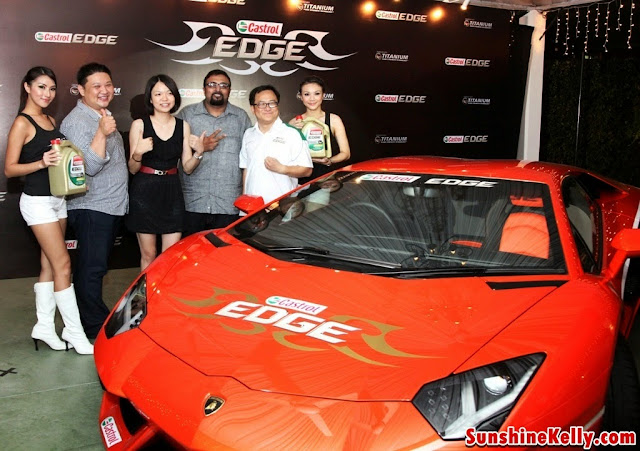 3 grand prizes winners with Mark Ng Castrol Marketing Director,  Malaysia, Singapore, Philippines