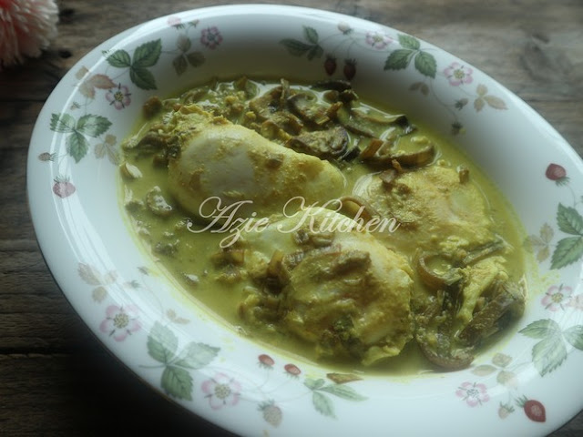 Masak Lemak Cili Api Telur Itik Dengan Jantung Pisang