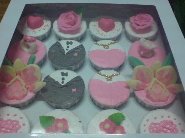 Hantaran cupcakes (Buttercream + coklat)