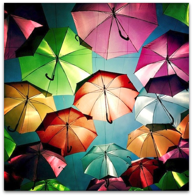 Art Symphony You can stay under the umbrellas...