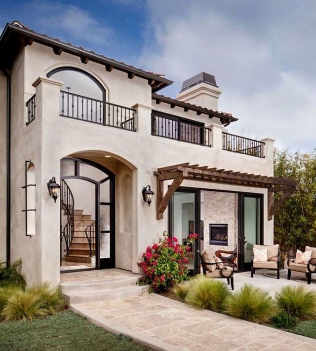 Berkenalan Dengan Rumah Elegan Bergaya Mediterania Desain Exterior | My