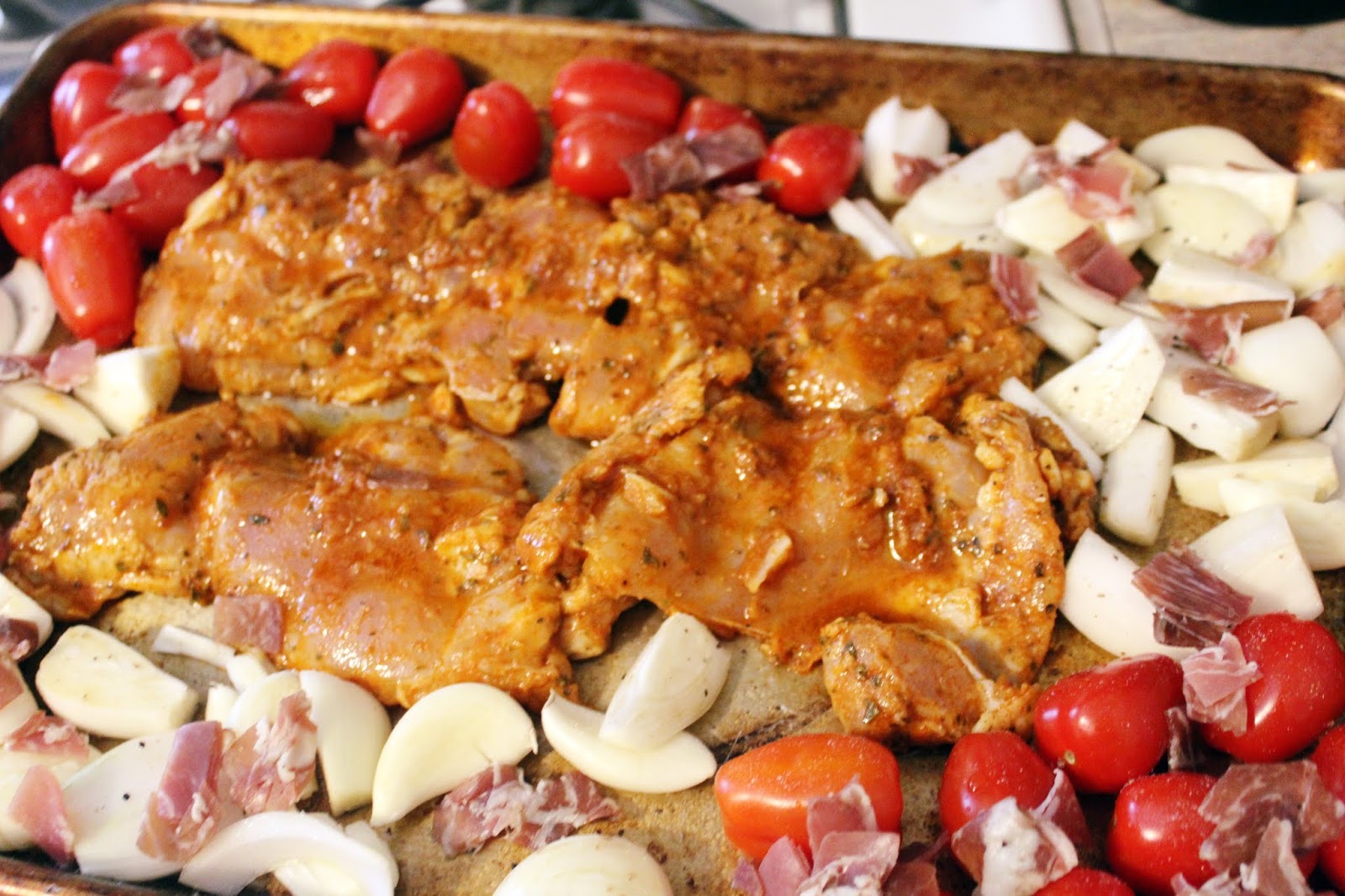 My favorite kind of meal on steroids (SheetPan Chicken With Jammy