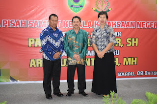 Kapolres Barru AKBP Dr. Burhaman.SH.MH, Hadiri Acara  Pisah Sambut Kajari Barru.