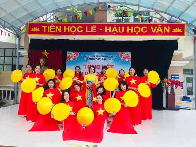Áo dài cờ đỏ sao vàng đồng phục huyện Mê Linh