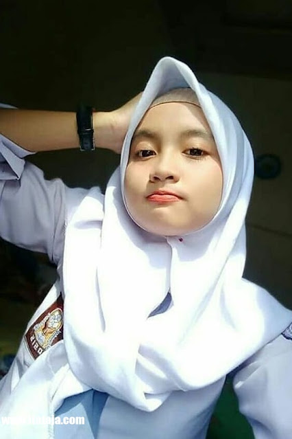 Kumpulan Foto Cewek Cantik Wanita Berhijab Masih Muda Liat Aja