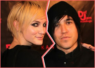 Ashlee Simpson and Pete Wentz officially divorced