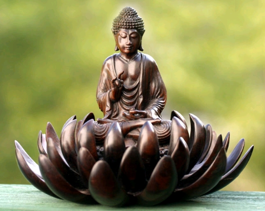 StatuetteBuddhaLotusBlessing.jpg