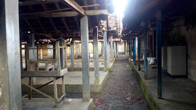 Dua Hari Pasar Tradisional Brengkol Ditutup dan Dijaga Satgas Covid-19