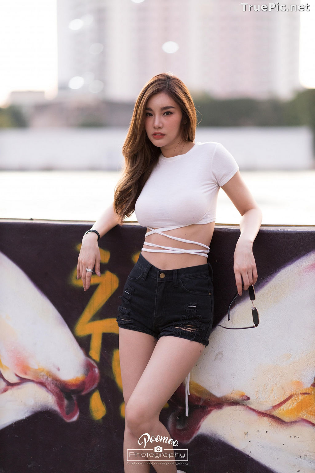 Image Thailand Model - Jarunan Tavepanya - Hot Beautiful Girl On Street - TruePic.net - Picture-1