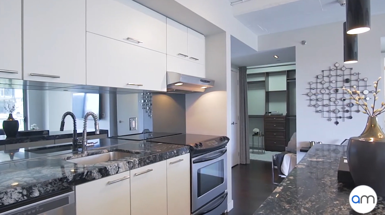 14 Photos vs. 55 Stewart St, Toronto Condo Interior Design Tour