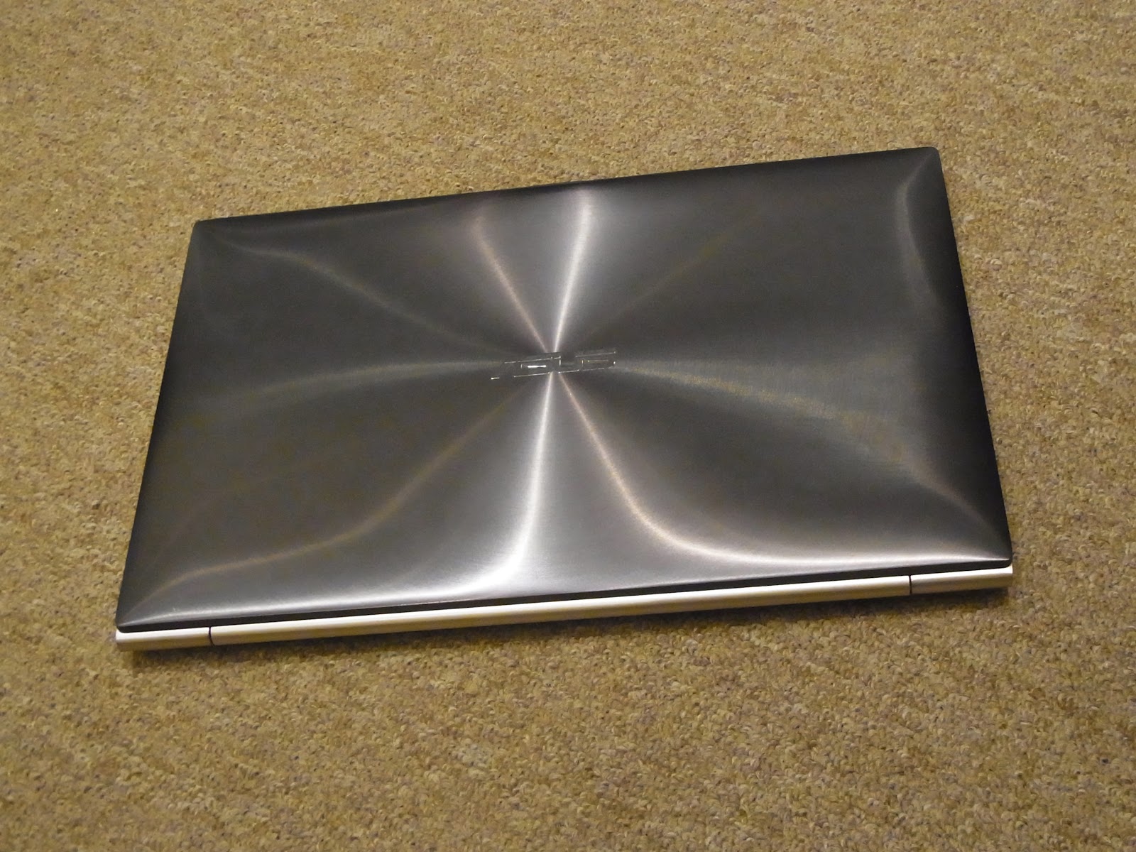 詭辯老輸執書日記簿: Asus ZenBook Prime 發佈會