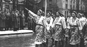 Ukrainian women show their support of the Wehrmacht worldwartwo.filminspector.com