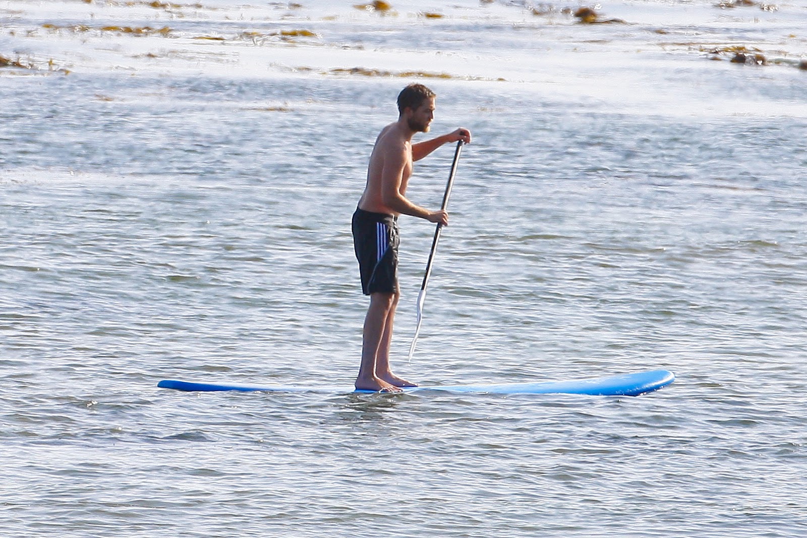 Роберт паттинсон на пляже