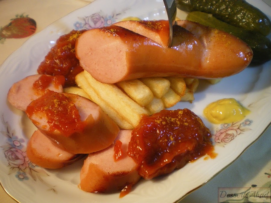 Currywurst {Salchichas con salsa de tomate al curry}
