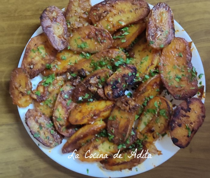 Patatas salteadas al ajo y limón