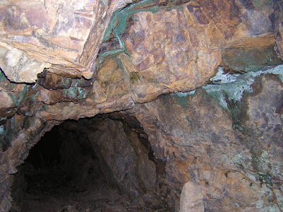 ruta de Senderismo Cerro Muriano , Cueva en el mismo Carril
