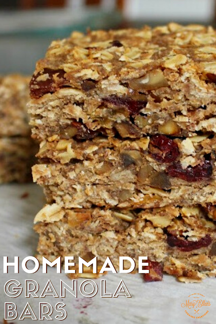 Healthy homemade granola bars you can feel good about! Nuts, peanut butter, honey bananas and fruit. No sugar! #granolabars