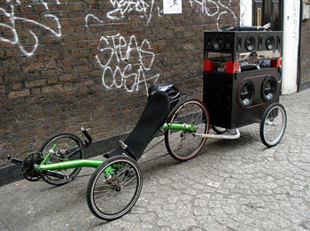 bike-trailer-music-system.jpg