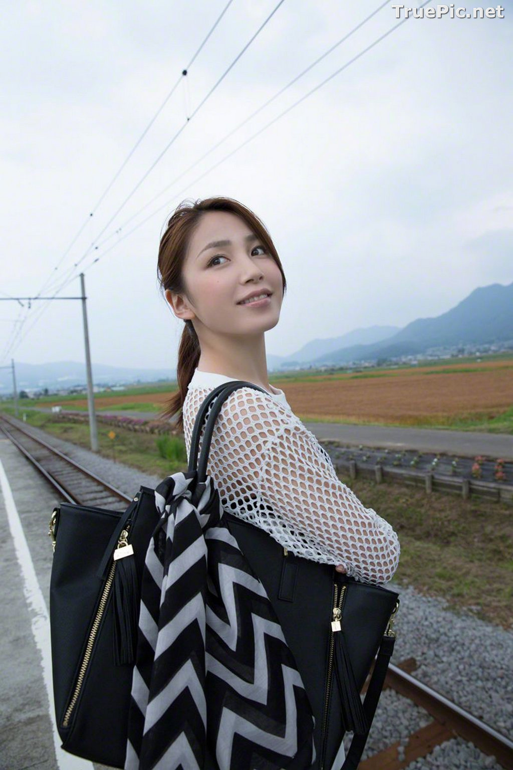 Image [Wanibooks Jacket] No.129 - Japanese Singer and Actress - You Kikkawa - TruePic.net - Picture-45