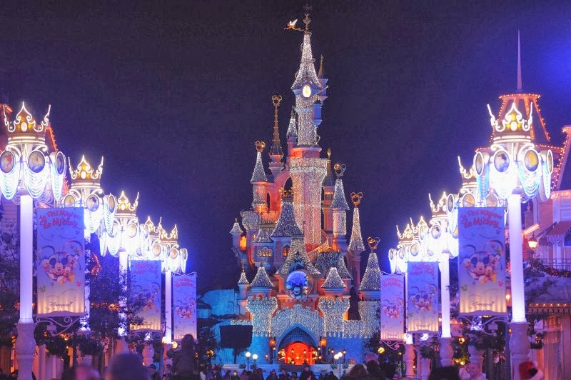 Τρέξτε να προλάβετε: Η Disneyland ψάχνει υπαλλήλους στην Ελλάδα με 1.500 ευρώ μηνιάτικο