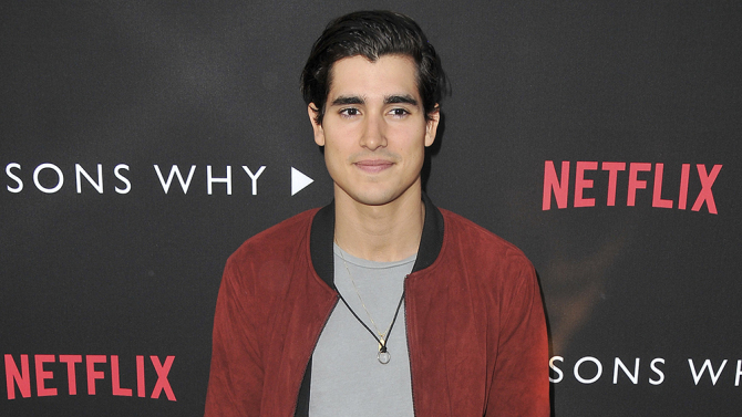 The New Mutants' Interview: Henry Zaga Talks 'Nutting Up' As Sunspot & The  Beauty Of ASL