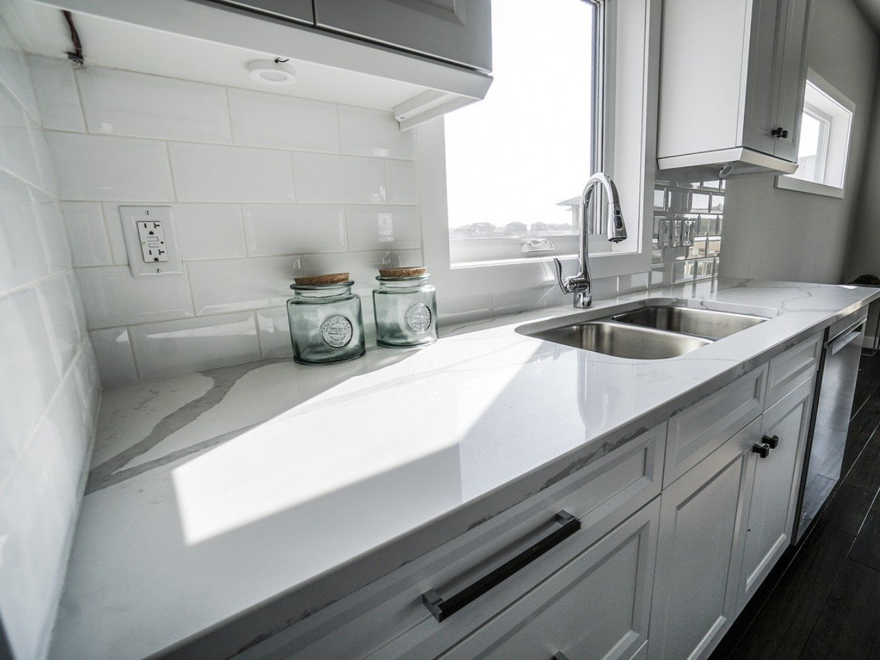 6 Cara Mendesain Dapur Berukuran Mungil agar Suasananya Terasa Nyaman