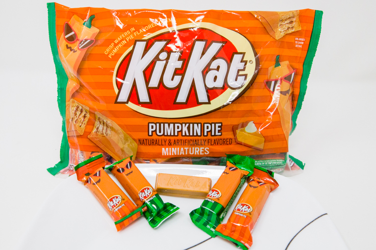 Tales of the Flowers Pumpkin Pie Kit Kat and Pumpkin Pie M&Ms