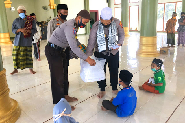 Kapolres Lombok Timur kembali santuni anak yatim Kapolres Lombok Timur kembali santuni anak yatim