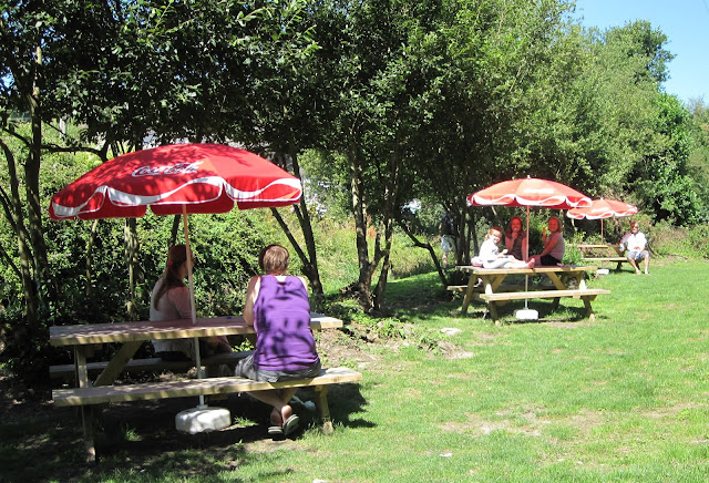 Cornwall bike hire in Pentewan with a lovely picnic area by the river