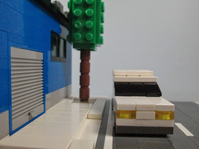 MOC LEGO Armazém e carrinha de distribuição em micro escala