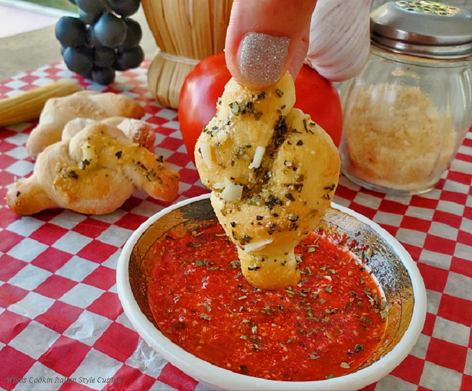 Italian Garlic Knots What's Cookin' Italian Style Cuisine