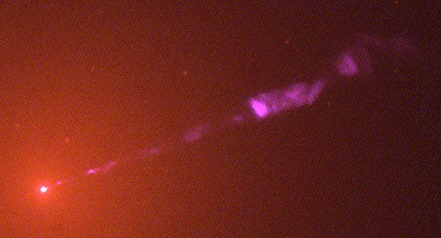 Jet near a Black Hole in Messier 87