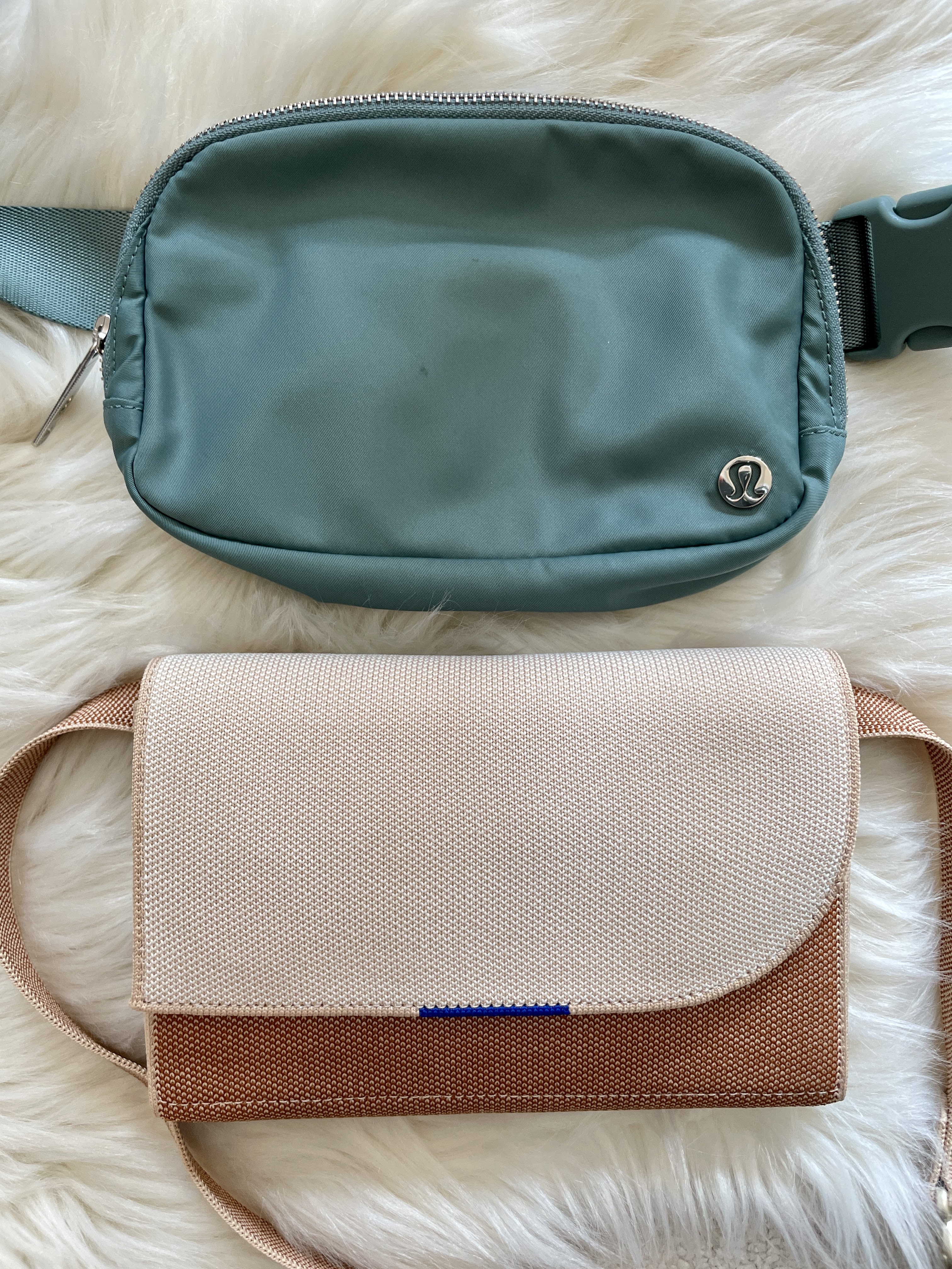 Rothy's - The Belt Bag in Blue/Neutral