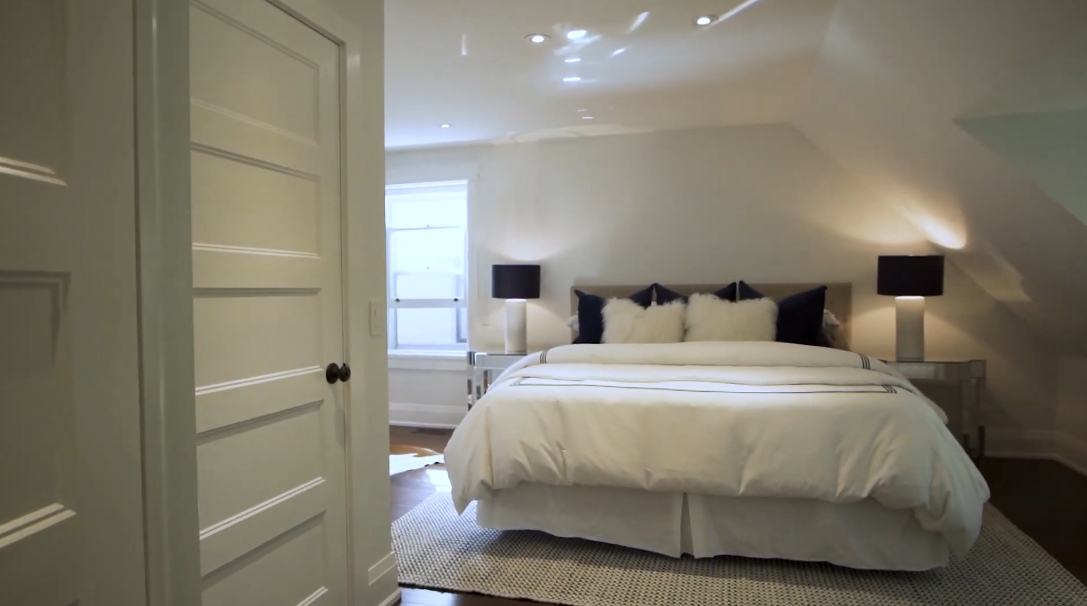 29 Photos vs. 17 Hawthorn Ave, Toronto, ON Interior Design Luxury Home Tour