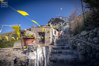 Santa Maria al Monte, Pellegrinaggio a Santa Maria al Monte, Chiesa di Santa Maria al Monte, Isola d' Ischia, foto Ischia, Antiche tradizioni dell' Isola d' Ischia, Forio