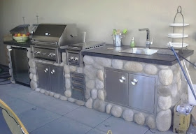 MODE CONCRETE: Outdoor Kitchen with Professional Solid Stainless 