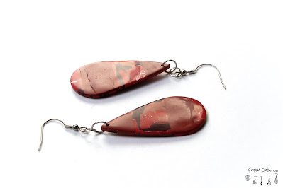 Boucles oreilles pâte polymère marbre rouge Sculpey Pardo Stenna Création