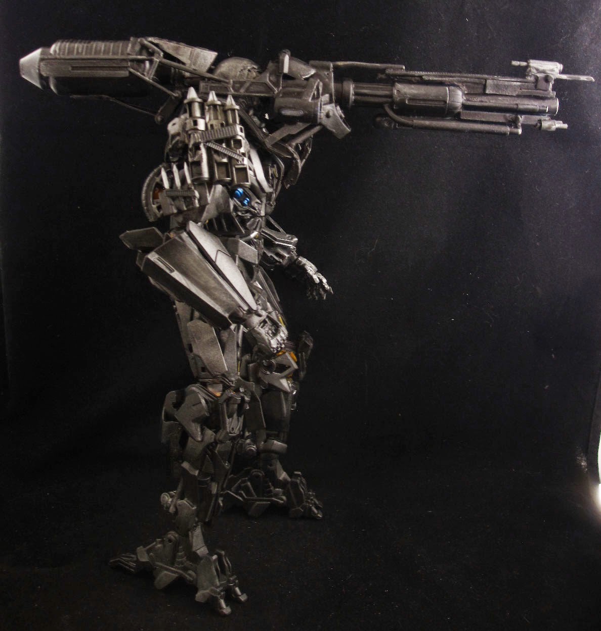 Transformers 4 age of extinction leader class Lockdown