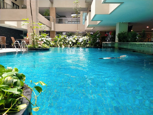 kolam renang Savana Hotel