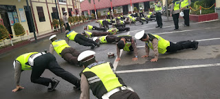 Hadapi Musim Penghujan, Personil Satlantas Polres Gowa Rutin Latihan Fisik