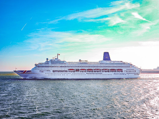 P&O Cruises MV Oriana Ship Tour and Review Cruise Ship Blogger