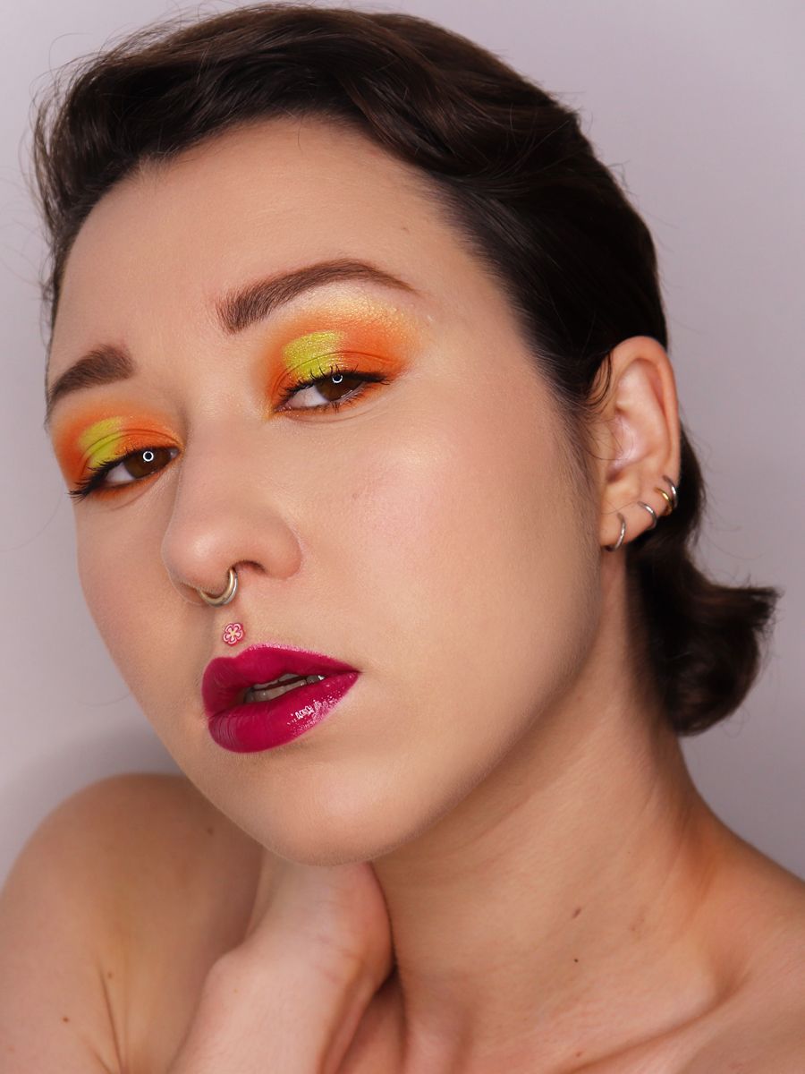 It\'s Azami - Counter Solstice Makeup Look - London Beauty Blogger - Paris Makeup Artist Youtuber - Foundation : M.A.C. Cosmetics - Pro Longwear Nourishing Foundation in NC20  Blush : M.A.C. Cosmetics - Extreme Dimension Highlighting Blush in Telling Glow  Highlighter : M.A.C. Cosmetics - Extreme Dimension Highlighting Trio in  Bronzer : M.A.C. Cosmetics - Mineralize Skinfinish Powder in Medium Deep  Powder : Nabla Cosmetics - Setting Powder    Eyes  Primer : Barry M - All Night Long Concealer in Cookie  Eyeshadows : BeautyBay - EYN Bright Matte 42 Palette in cream color  ColourPop - Orange You Glad Palette in Creamsicle and grind and ya peel me  ColourPop - Just My Luck in Mary Jane  Mascara : M.A.C. Cosmetics - Upward Lash Mascara in Upwardblack    Lips  Lip Primer : M.A.C. Cosmetics - Prep & Prime Lips  Lip Pencil : M.A.C. Cosmetics - Lip Pencil in Nightingale  Lipgloss : M.A.C. Cosmetics - Clear Lipglass