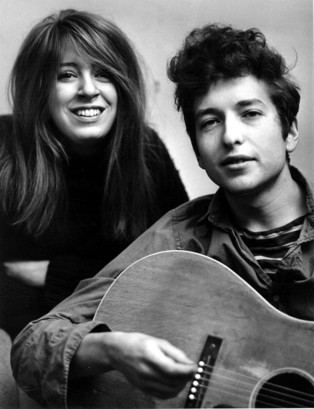 Beautiful Photos of Bob Dylan and His Girlfriend Suze Rotolo During