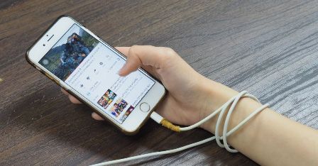 Nomophobia (Pengertian, Aspek, Ciri, Penyebab dan Cara Menanggulangi) Nomophobia (Pengertian, Aspek, Ciri, Penyebab dan Cara Menanggulangi)