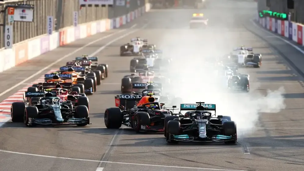 L'errore di Lewis Hamilton nel gran premio di Azerbaigian 2021