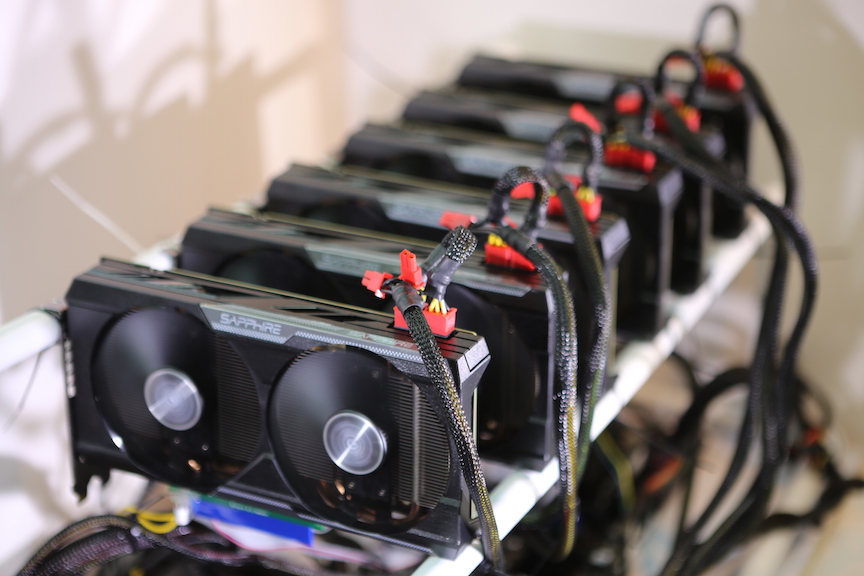 https://1.bp.blogspot.com/-SRuL4taVXkU/WND2ruElbRI/AAAAAAAAJw0/PKKTQaX0aa83bAMtX6VFOsoRxWy3MIvLACLcB/s1600/ethereum-mining-rig.jpeg