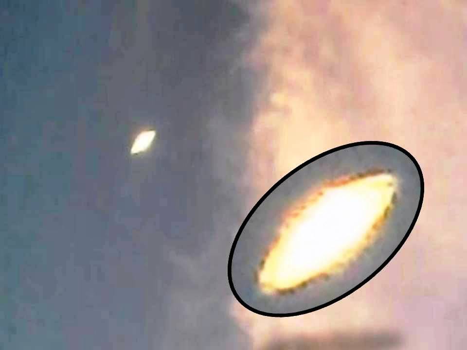 Amazing bright unknown object in the sky above Fort Worth TX November